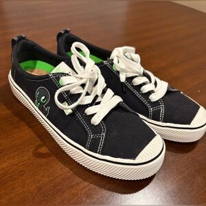 NWT CARIUMA x RAZER OCA Vegan Low SNEKI SNEK Black Green Canvas Sneakers W8.5 M7